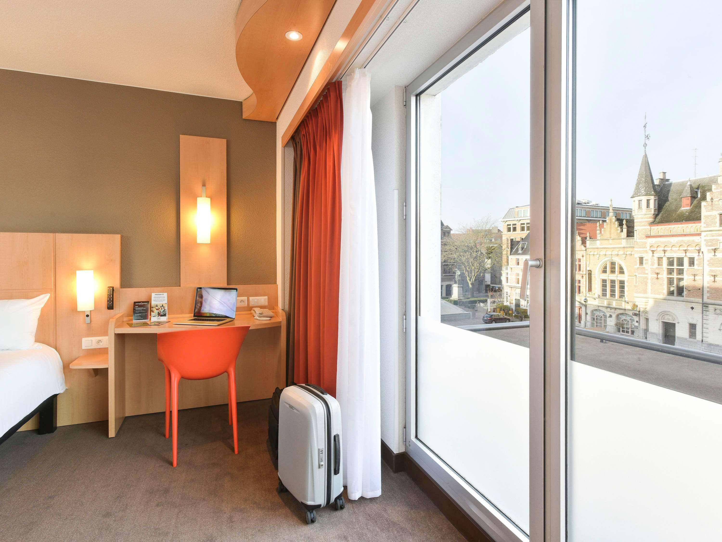 Ibis Kortrijk Centrum מראה חיצוני תמונה